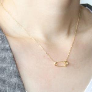 Skull Pin Necklace In Gold
