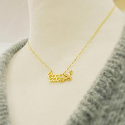 Honeycomb And Bee Necklace, Beehive Neckalce, Gold..
